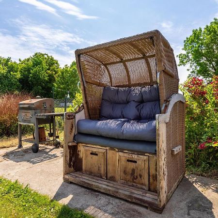 Snug Holiday Home In Divitz Spoldershagen Near Skydiving ภายนอก รูปภาพ