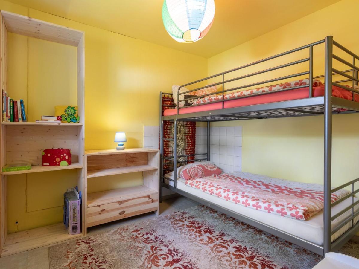 Snug Holiday Home In Divitz Spoldershagen Near Skydiving ภายนอก รูปภาพ