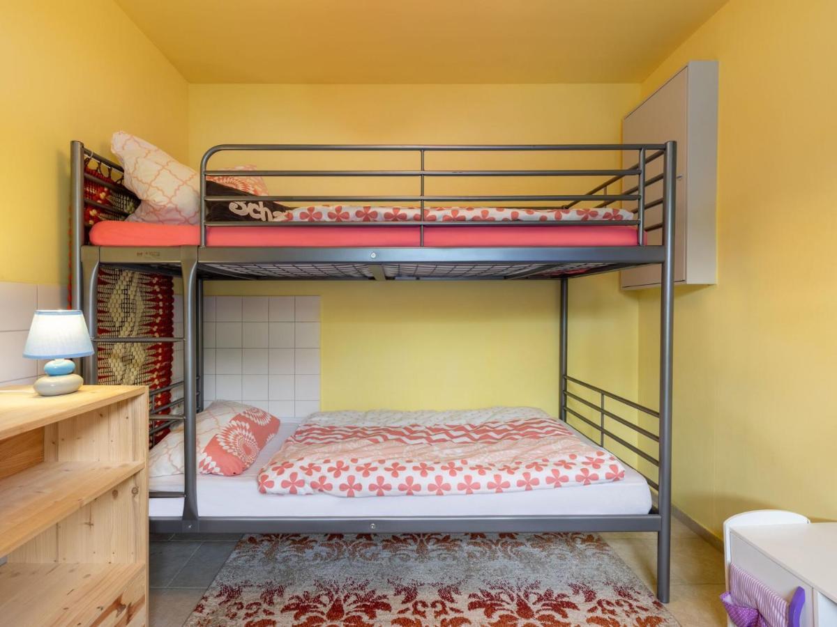 Snug Holiday Home In Divitz Spoldershagen Near Skydiving ภายนอก รูปภาพ