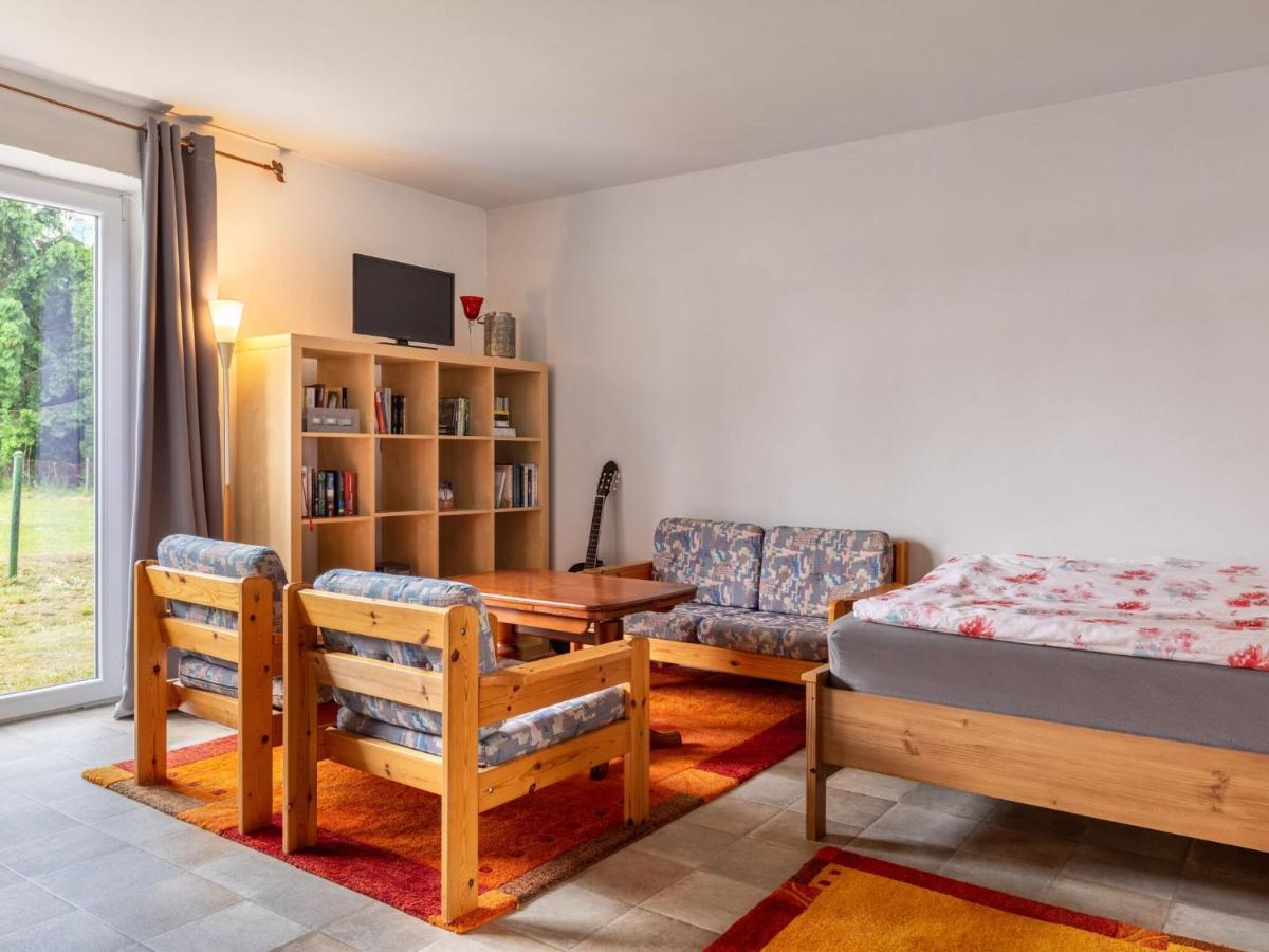 Snug Holiday Home In Divitz Spoldershagen Near Skydiving ภายนอก รูปภาพ